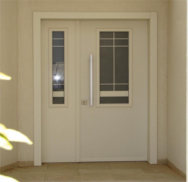 דלת כניסה מעוצבת