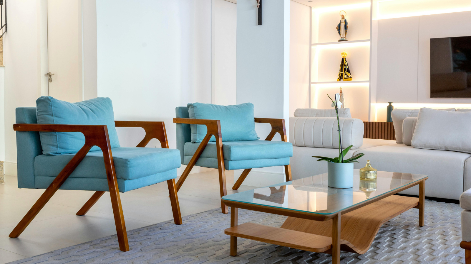 שיפוץ כורסאות ישנות – איך לחדש את הריפוד והמראה שלהן?